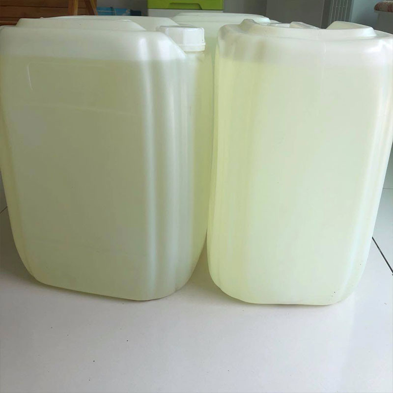 CAS 25340-17-4 Pesticides intermédiaires avec une densité de 0,87 G/ml et un point d'éblouissement de 134°F